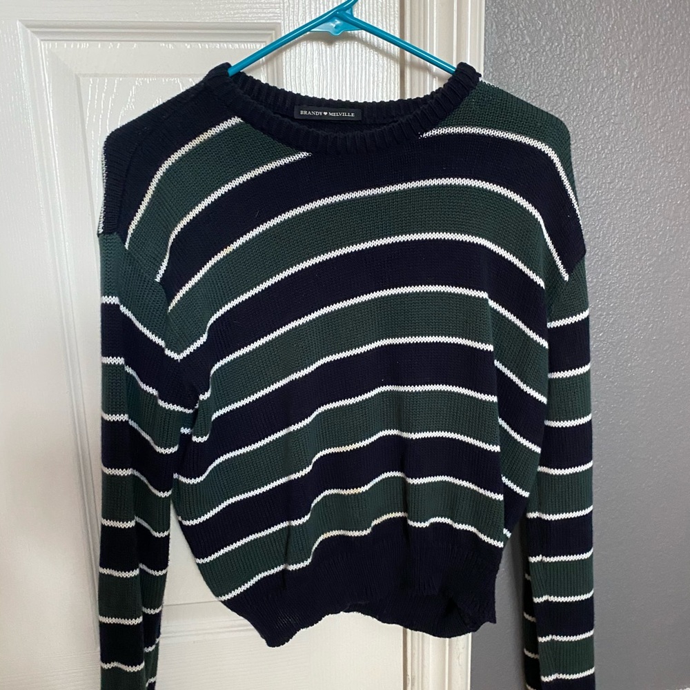 brandy Melville long sleeve sweater